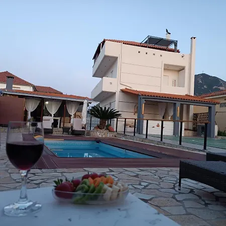 Local Paradise Xilokastro דירה *