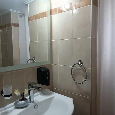 Local Paradise Xilokastro Apartment *