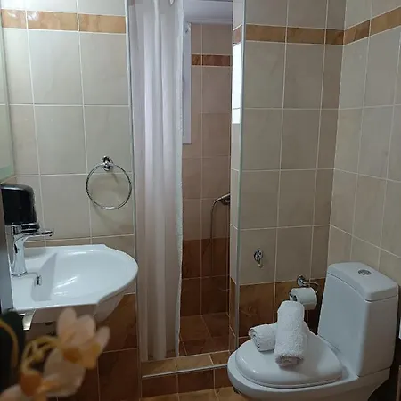 Local Paradise Xilokastro * קסילוקסטרו