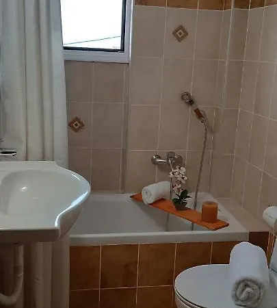 Local Paradise Xilokastro Apartment *