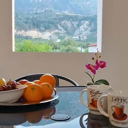 Local Paradise Xilokastro * קסילוקסטרו