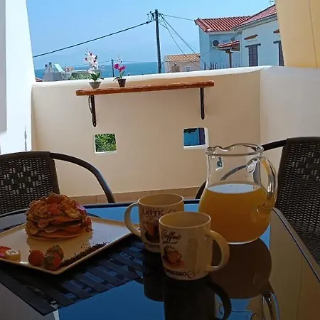 Local Paradise Xilokastro Apartment *