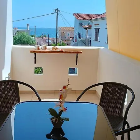 Local Paradise Xilokastro Apartment *