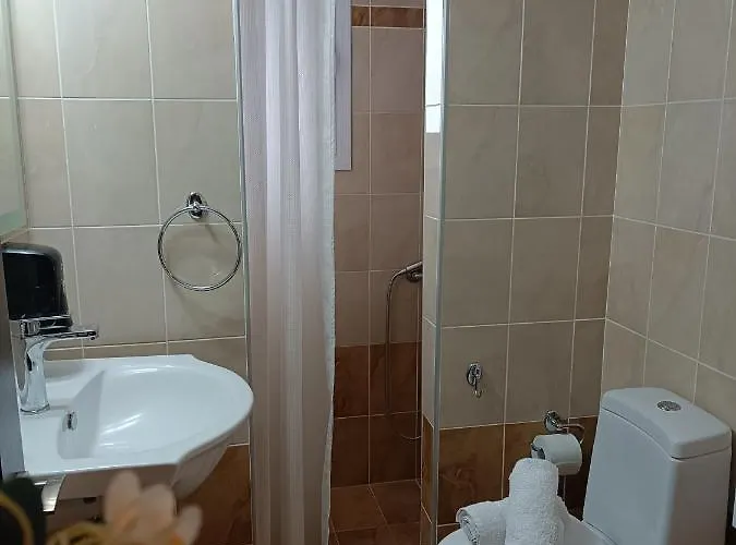 Local Paradise Xilokastro * 西洛卡特伦