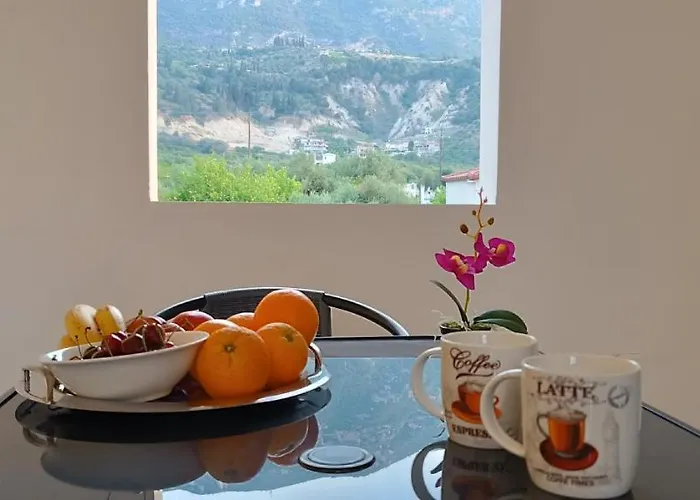 Local Paradise Xilokastro * Xylokastro