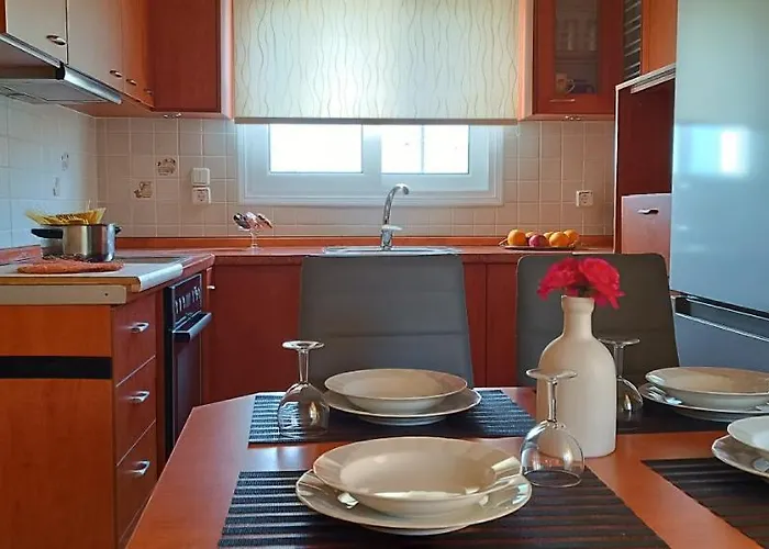 Local Paradise Xilokastro * Xylokastro